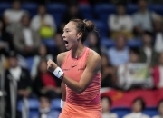 🥇WTA500东京站决赛：郑钦文2-0横扫前澳网冠军肯宁夺冠 收获赛季第3冠&生涯第5冠