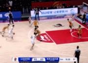 摧枯拉朽！郭昊文弧顶持球突破连过3人双手暴扣虐筐