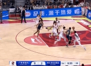 🏀CBA半场：吉伦沃特15+5&萨姆纳19分 广东半场12记三分球以65-56领先四川