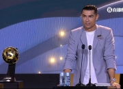 两度发声🎙年初环足奖颁奖礼后C罗批FIFA奖项，年末开炮金球奖
