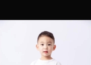 记录童年！周琦家人晒儿子涂涂的成长视频：发送一组涂涂开心照