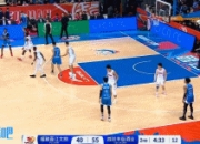 😡违体犯规！曾凌铉接球远投打成3+1&被萨姆纳垫脚痛苦倒地